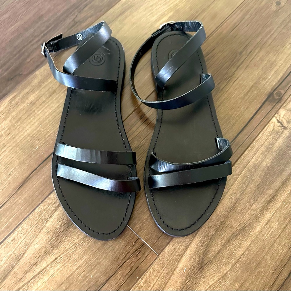 NEW without tag. Womens flats size 6. Urban Outfitters